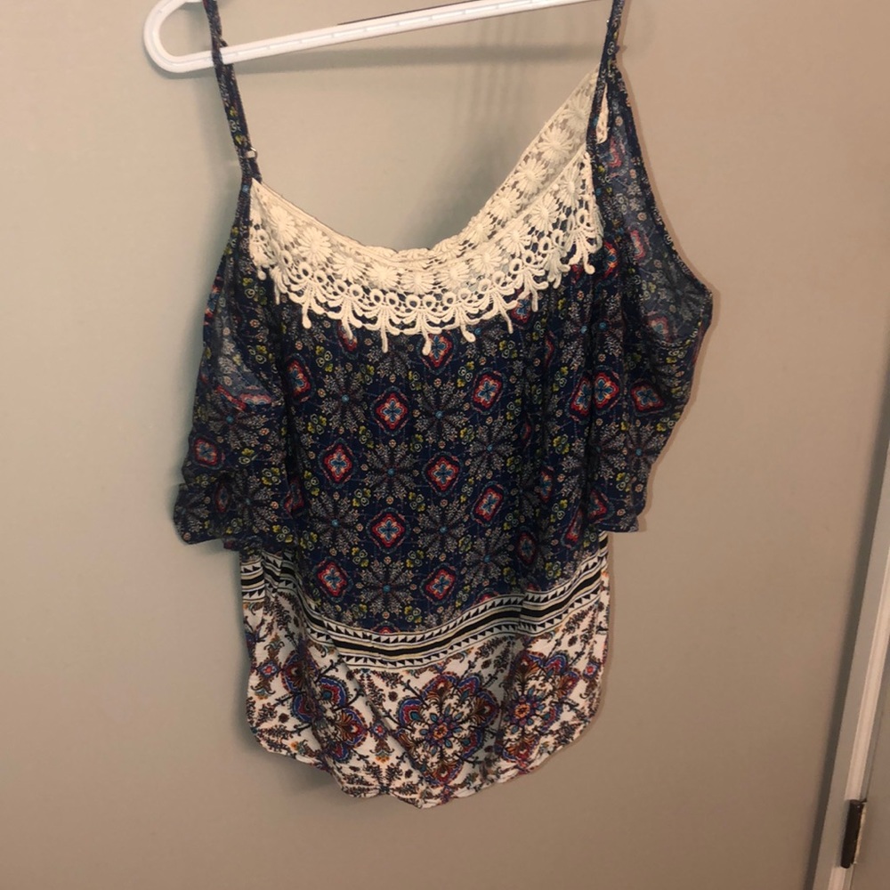 Off the shoulder tee